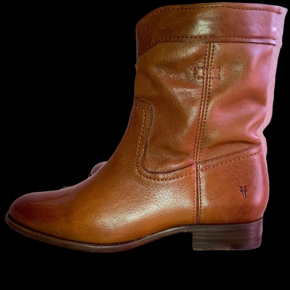 FRYE AND CO. Shoes - Frye Boots. Cara Roper Short. Size 8. New.